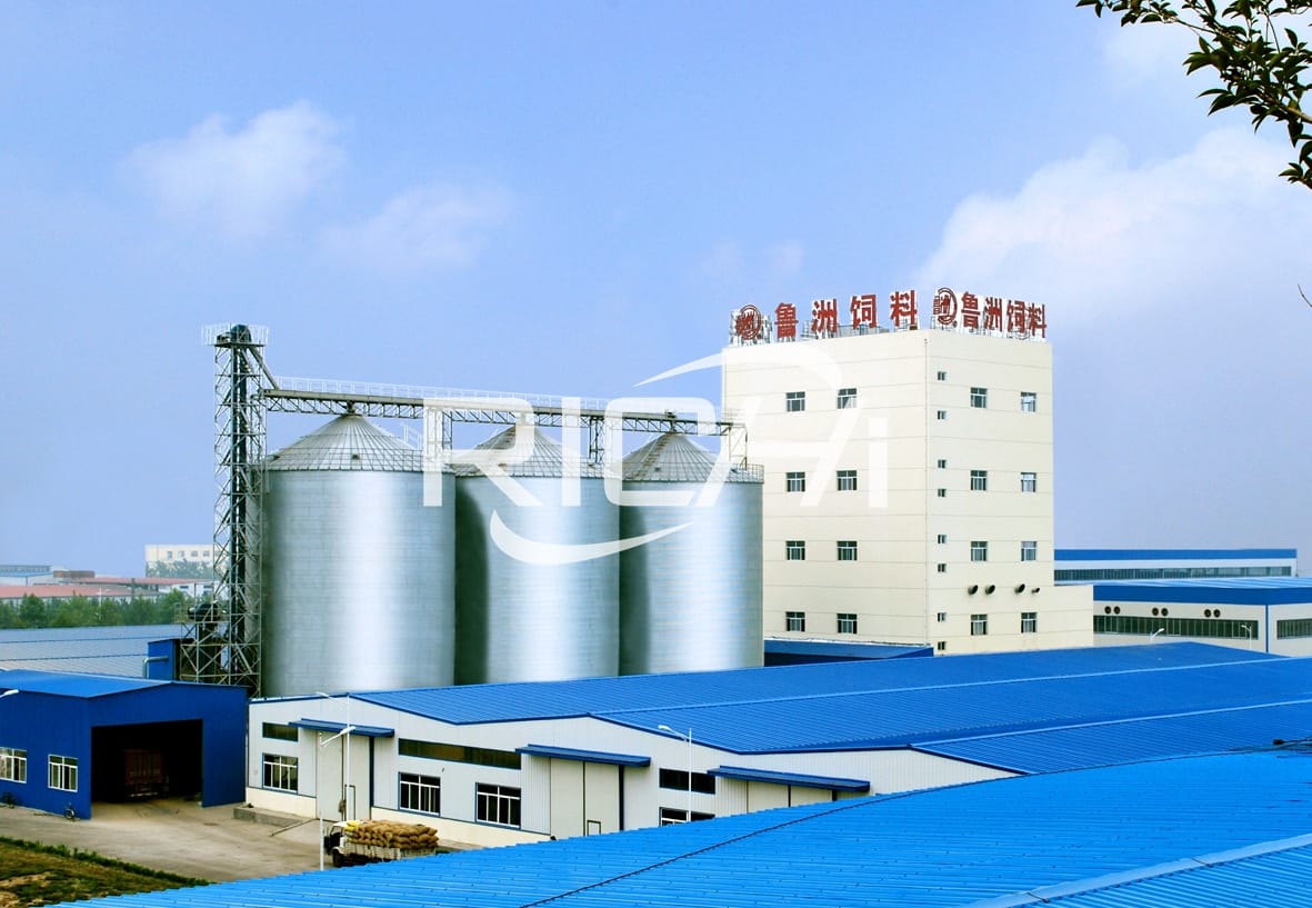 移动1000kg / h畜禽饲料加工厂